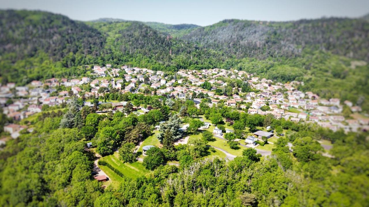 Hotel De Plein Air Le Chanset Ceyrat Bagian luar foto